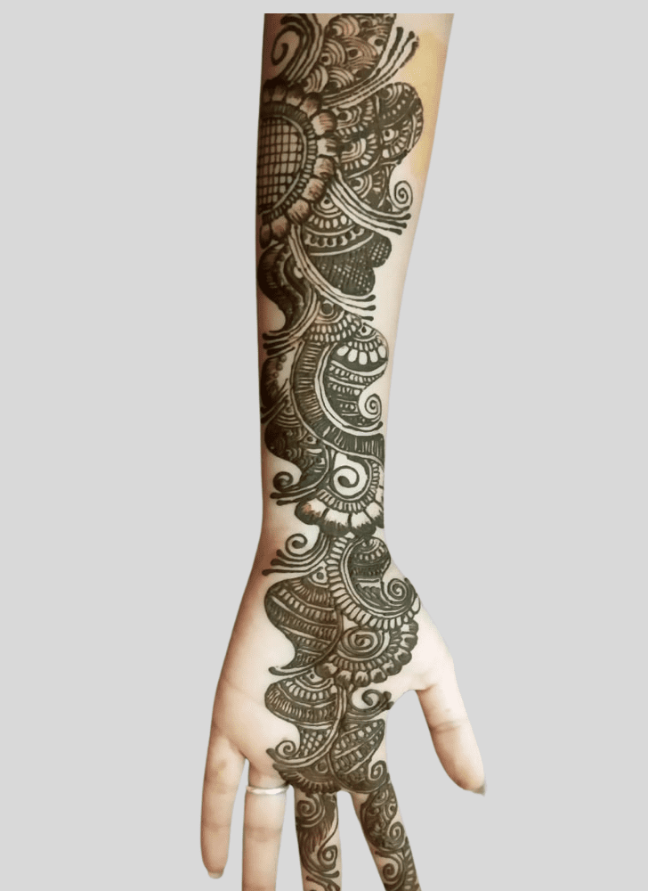 Alluring Saadi Henna Design