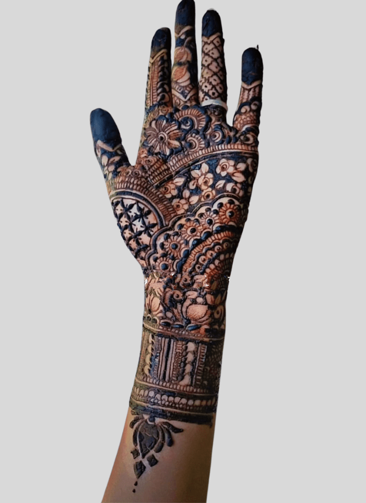 Appealing Saadi Henna Design