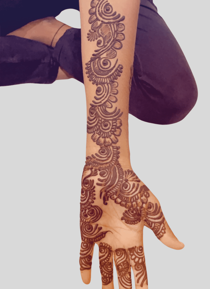 Charming Saadi Henna Design