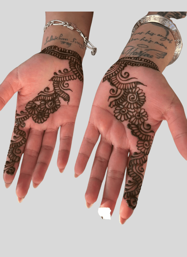 Fetching Saadi Henna Design