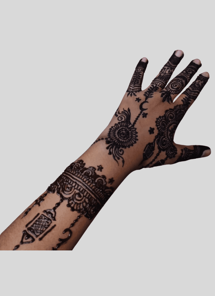 Graceful Saadi Henna Design