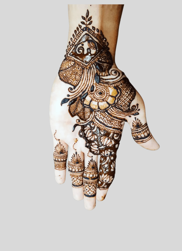 Shapely Saadi Henna Design