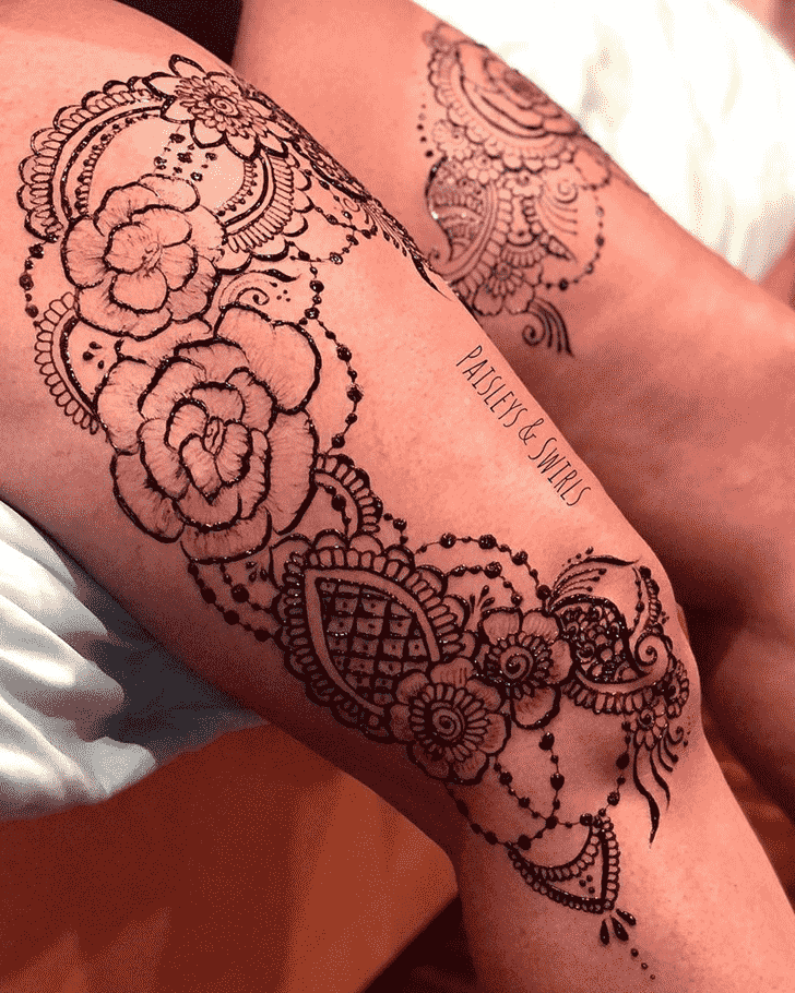 Pretty Seducing Henna Design