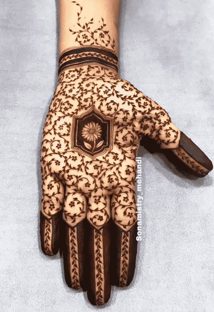 Shapely Seoul Henna Design