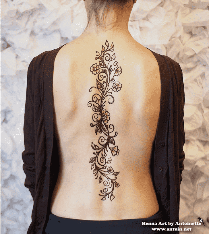 Angelic Sexy Henna Design