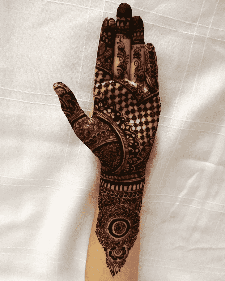 Adorable Sharjah Henna Design