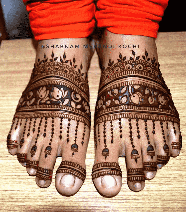 Fine Shivratri Henna design