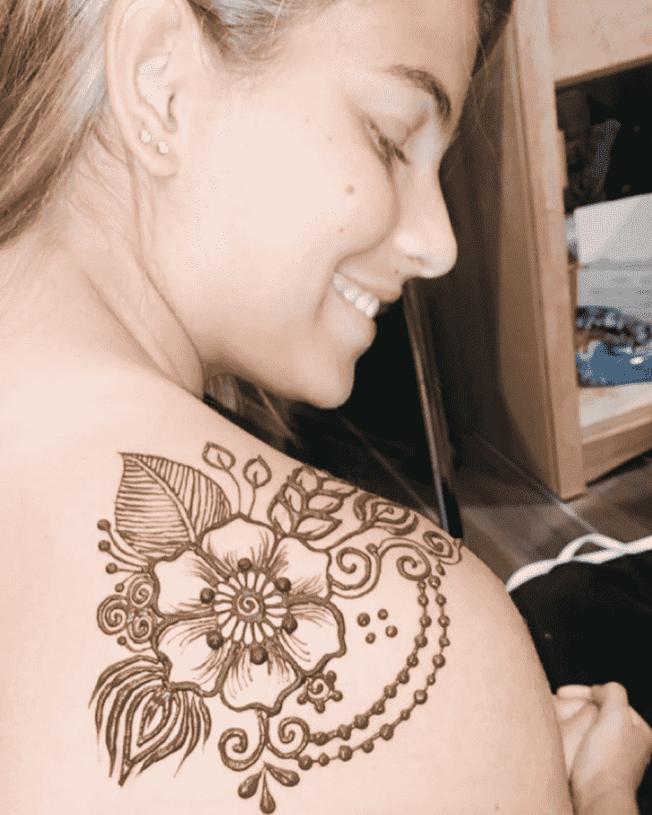 Wonderful Shoulder Mehndi design