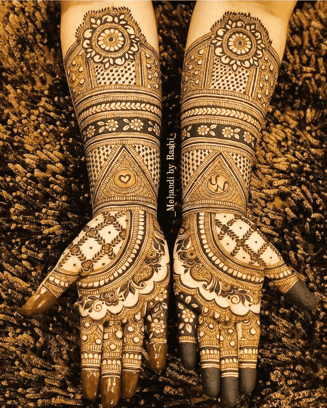 Enthralling sialkot Henna Design