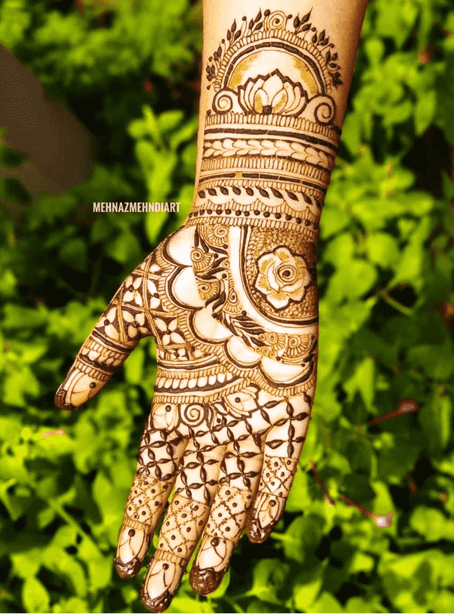 Enticing sialkot Henna Design