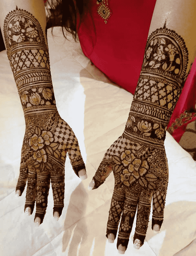 Lovely sialkot Mehndi Design