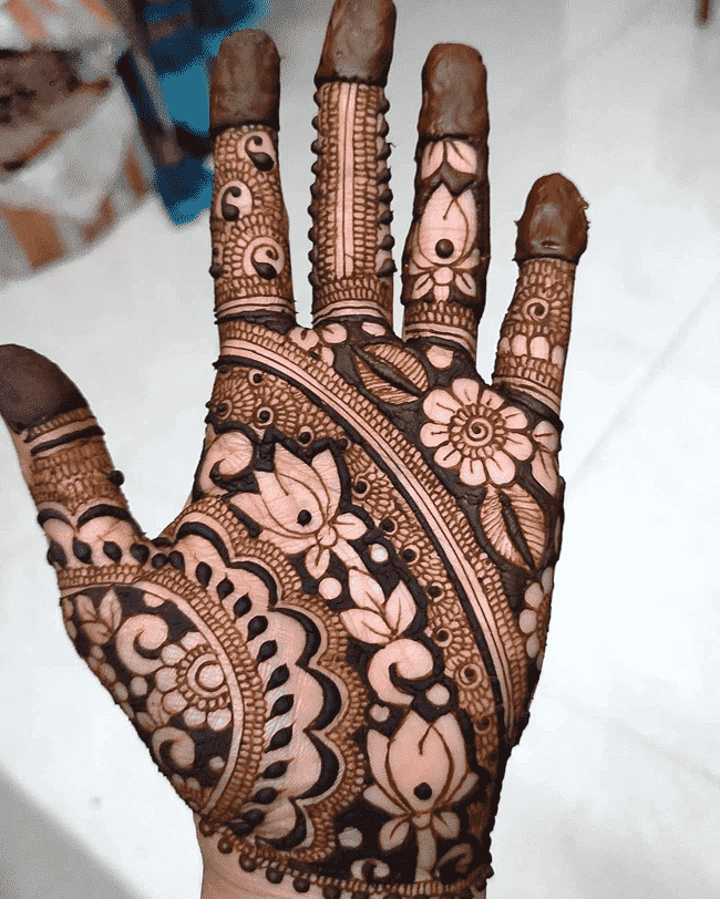 Nice sialkot Henna Design