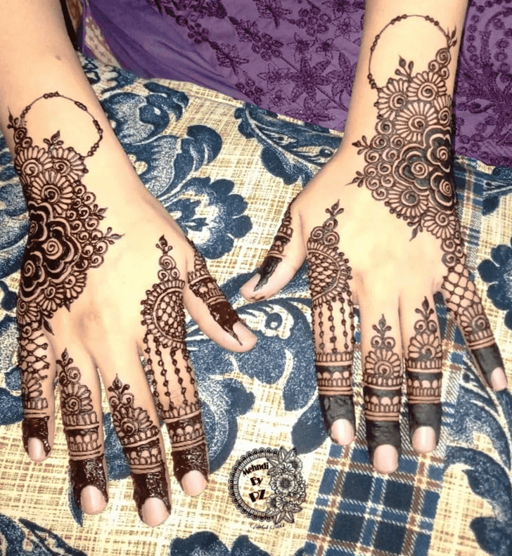 Gorgeous Side Henna Design