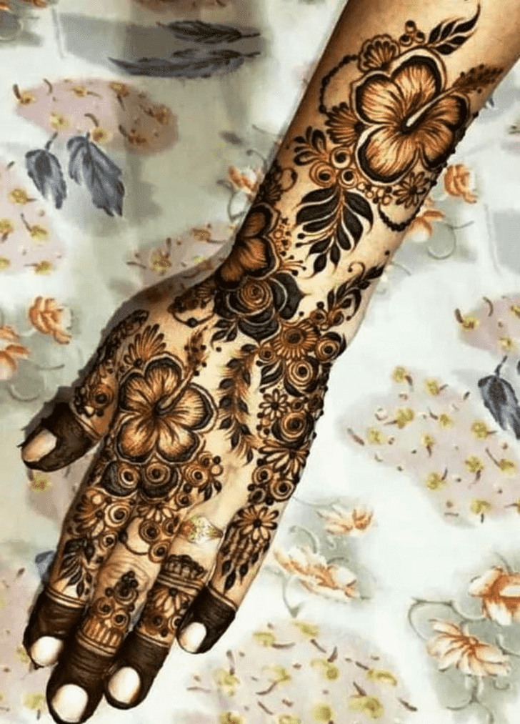 Resplendent Side Henna Design