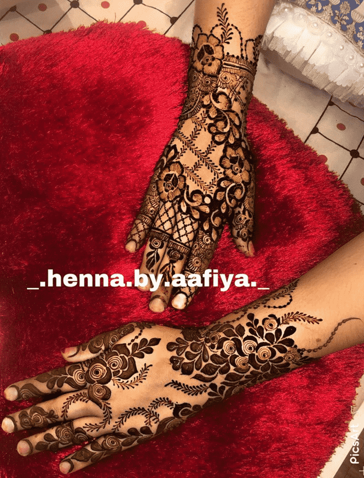 Slightly Silicon Valley Henna Design