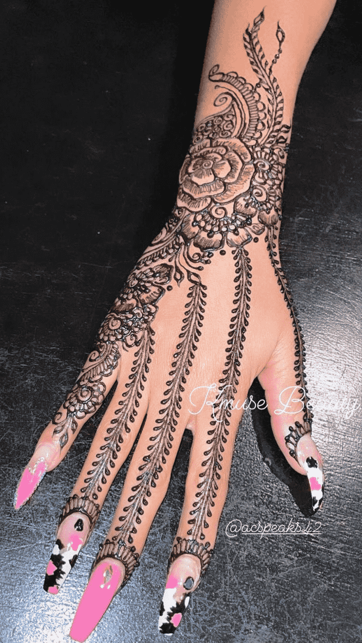 Delightful Simple Henna design