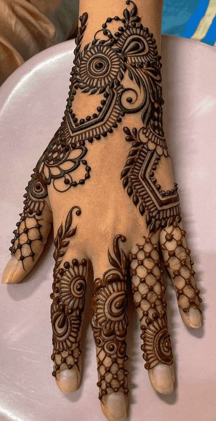 Marvelous Simple Palm Henna Design