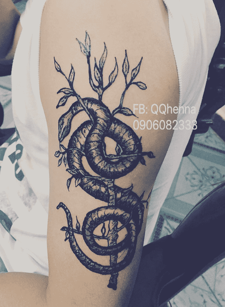 Inviting Snake Henna Design