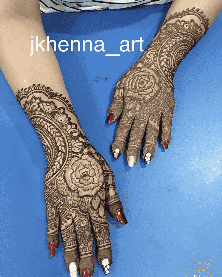 Fair Solang Valley Henna Design