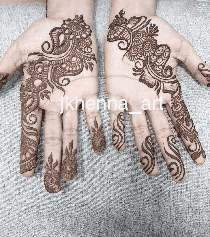 Good Looking Solang Valley Henna Design