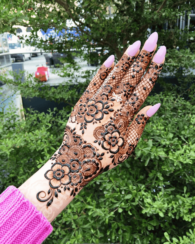 Good Looking South Indian Henna Design