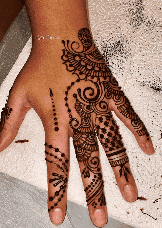 Mesmeric South Indian Henna Design