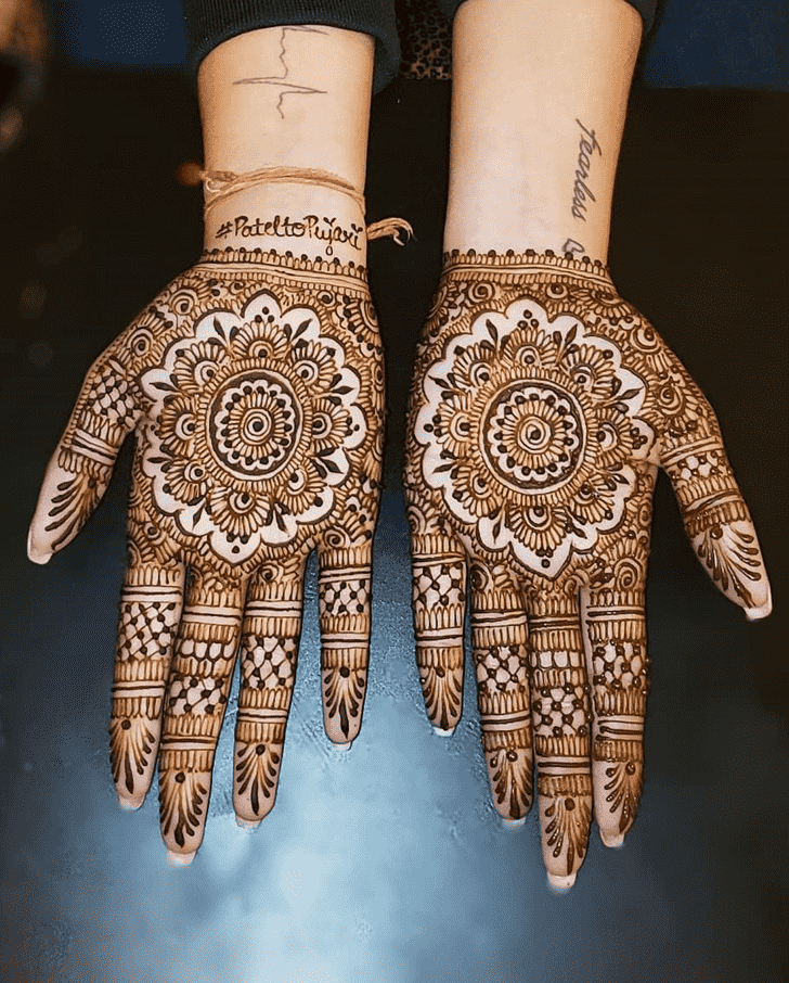 Delicate South Korea Henna Design