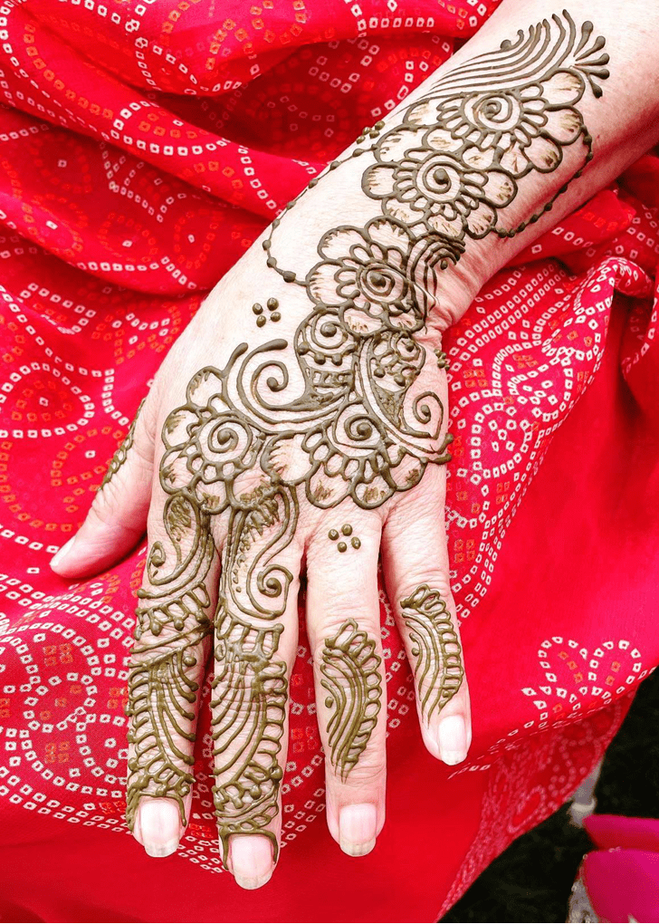 Inviting Spanish Henna Design