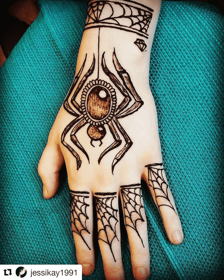 Elegant Spider Henna design