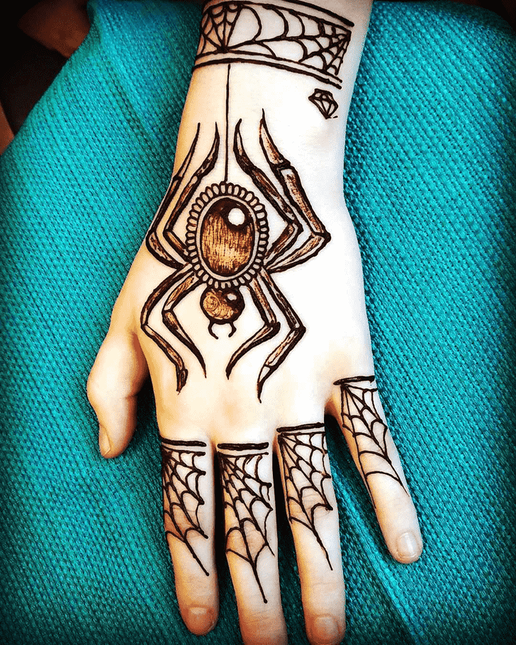 Exquisite Spider Henna design