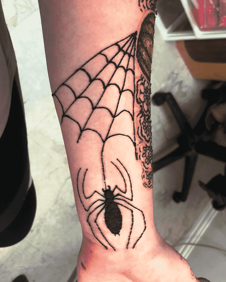 Good Looking Spider Henna design