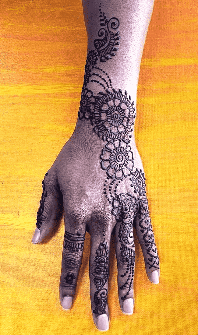 Classy Srinagar Henna Design