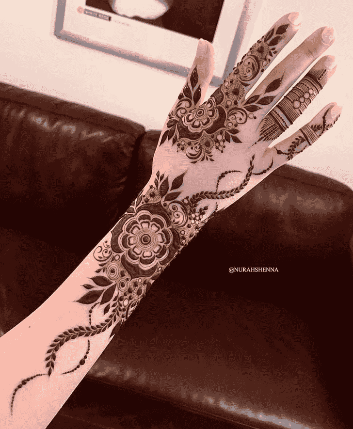 Delicate Stockholm Henna Design