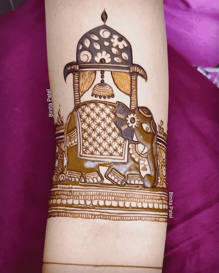 Graceful Stockholm Henna Design