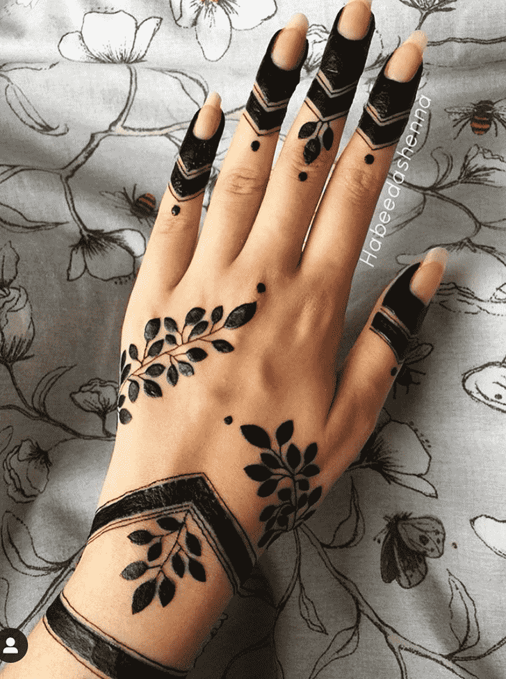Radiant Stunning Henna design