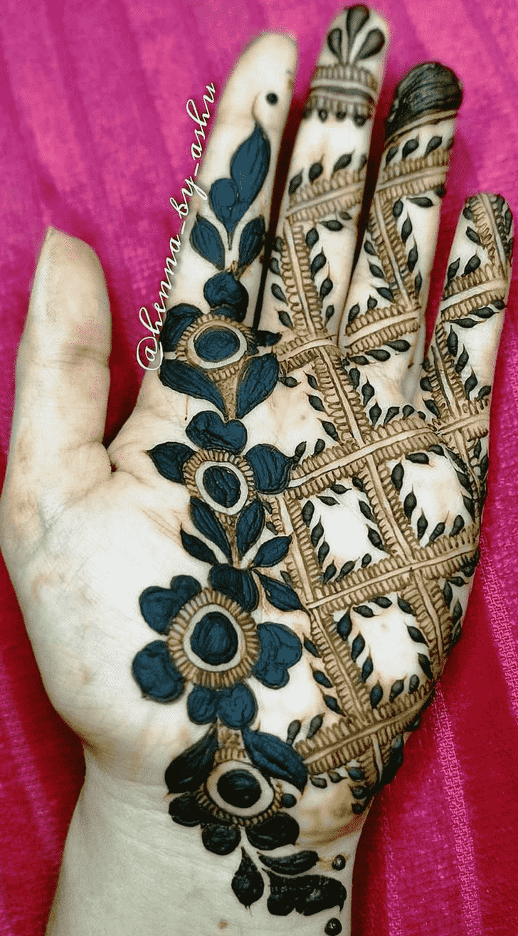 Comely Stylish Henna Design