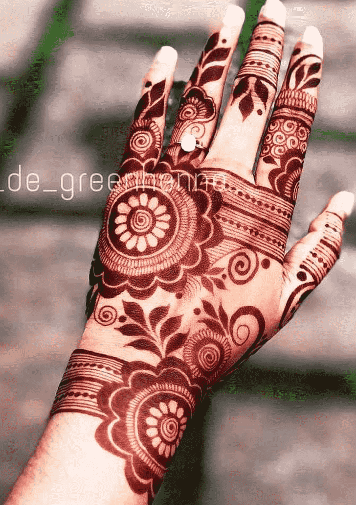 Fair Stylish Henna Design