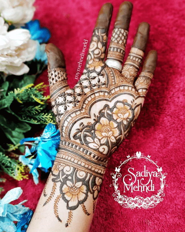 Elegant Sukkur Henna Design