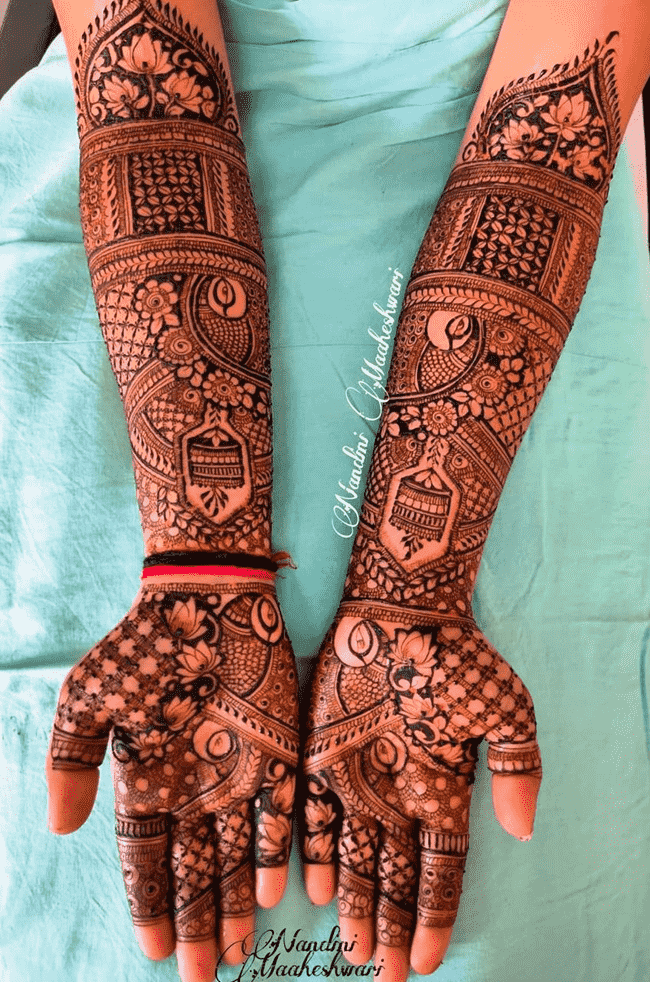 Mesmeric Sukkur Henna Design