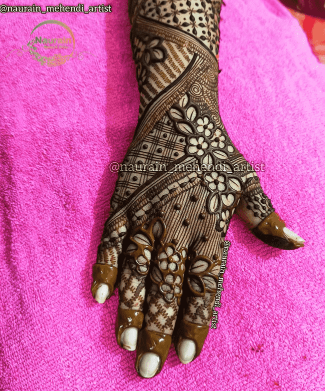 Radiant Sukkur Henna Design