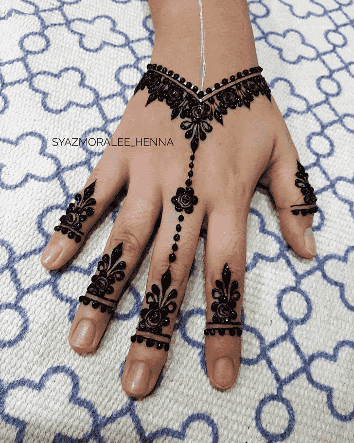 Alluring Surat Henna Design