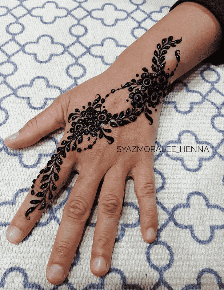 Elegant Surat Henna Design