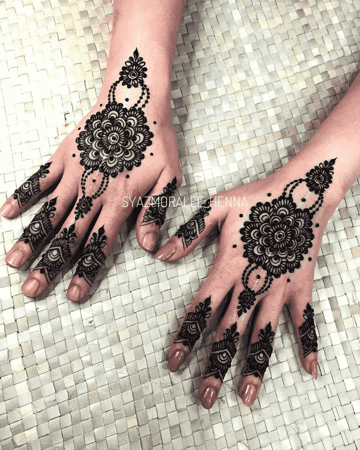 Ravishing Surat Henna Design