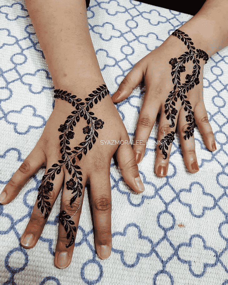 Slightly Surat Henna Design