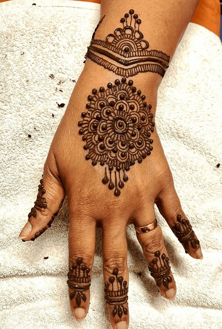 Refined Sweden Henna Design