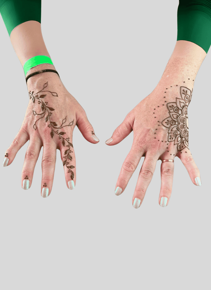 Splendid Temporary Henna Design