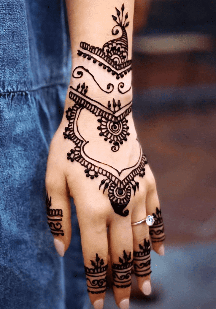 Captivating Texas Henna Design