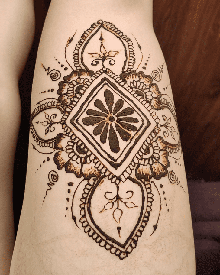 Excellent Thigh Henna Design