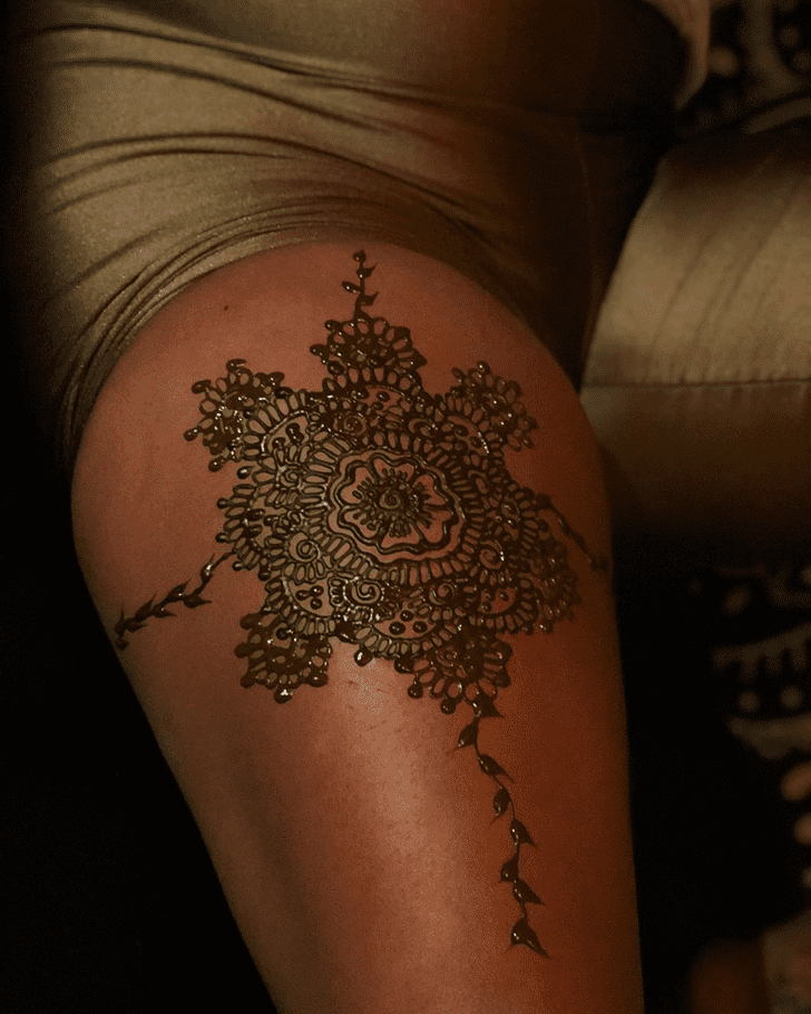 Foxy Thigh Henna Design