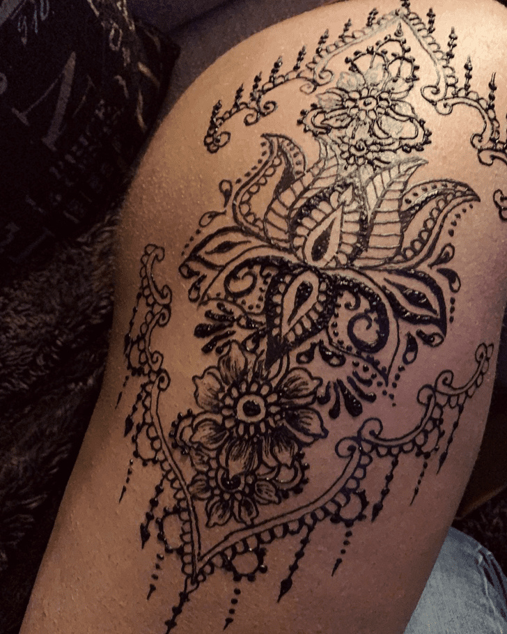 Ideal Thigh Henna Design